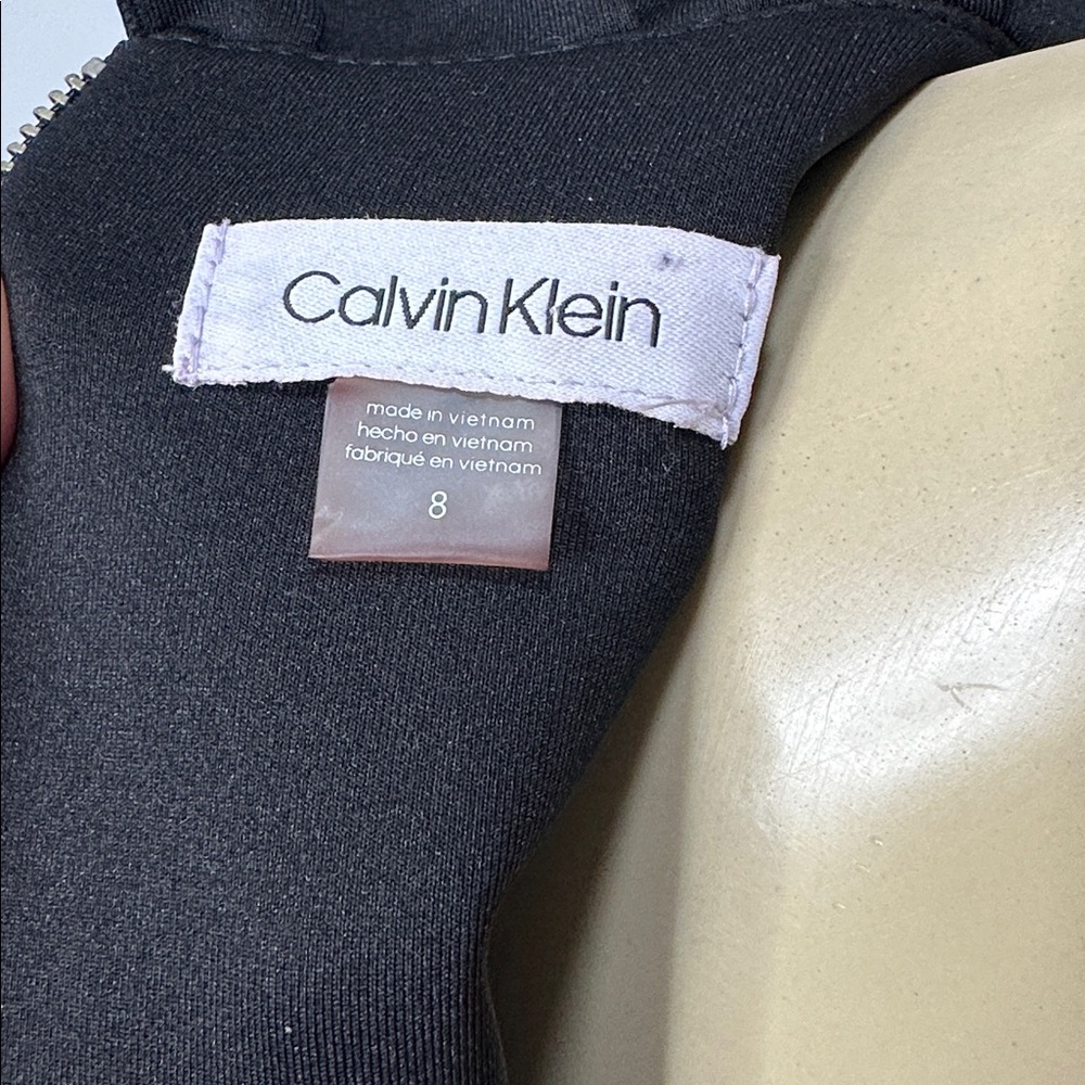 Calvin Klein Women's Ruffled V-Neck
Sleeveless Sheath Dress Black Size 8 - Picture 8 of 9